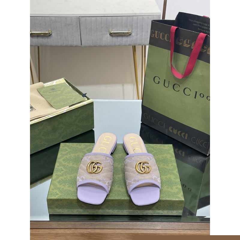 G*u*i slippers